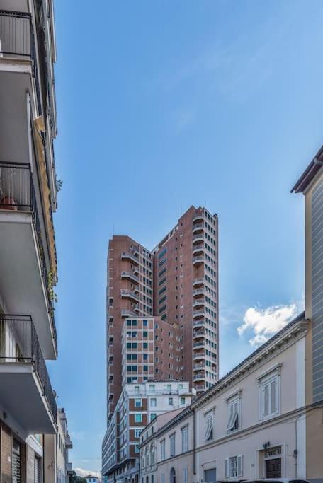 Attico Con Vista Panoramica Lägenhet Livorno Exteriör bild