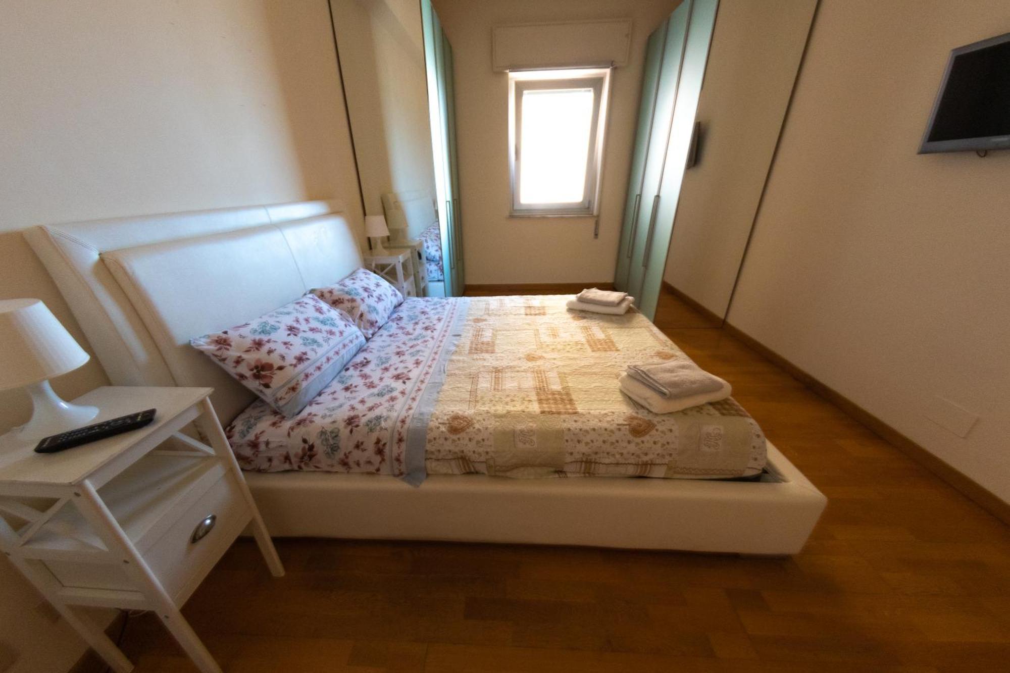 Attico Con Vista Panoramica Lägenhet Livorno Exteriör bild